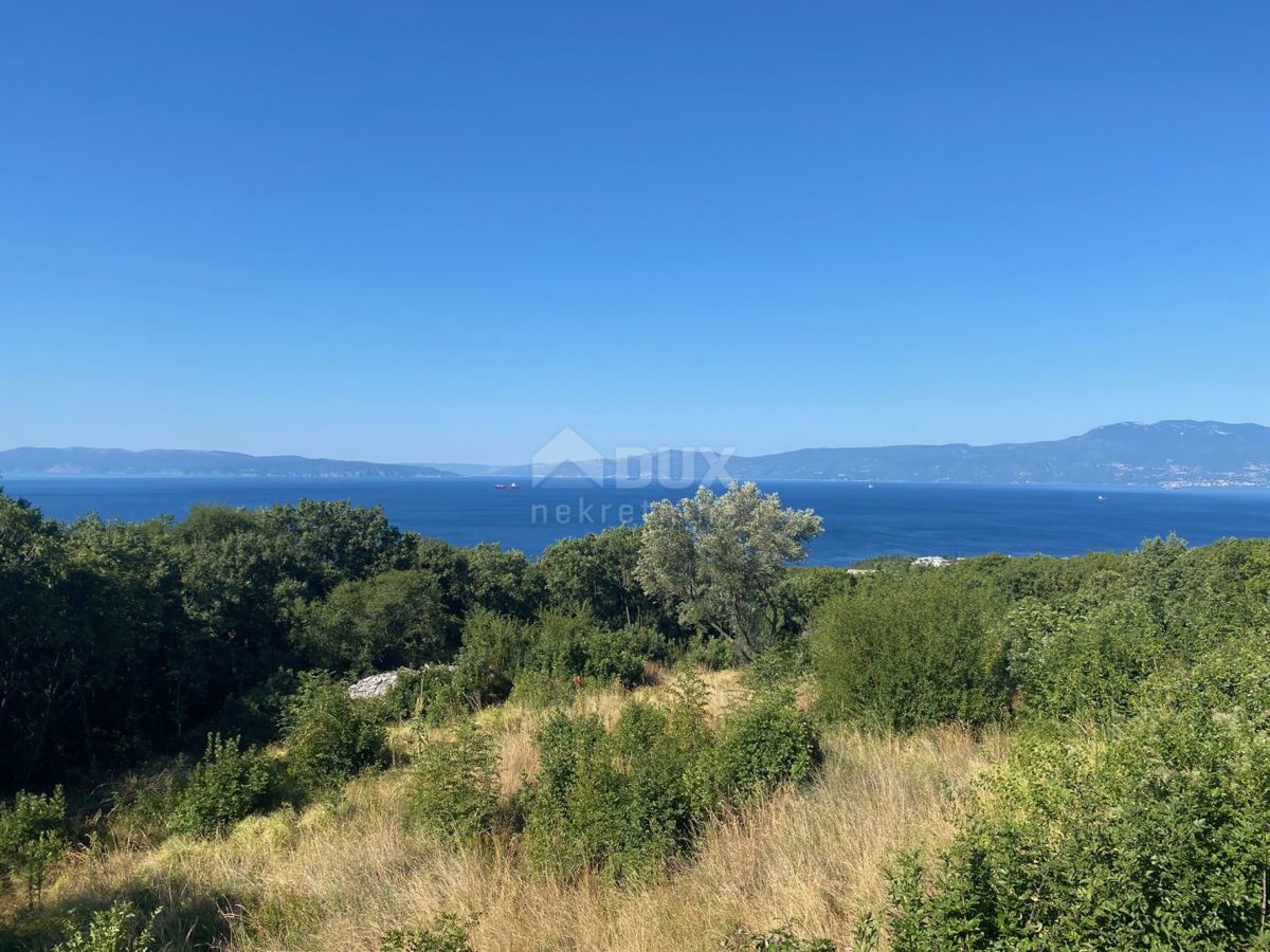 RIJEKA, KOSTRENA - terreno edificabile con vista mare 1.651 m2 per un edificio residenziale - appartamenti / appartamenti / casa familiare / villa! OPPORTUNITÀ!!!