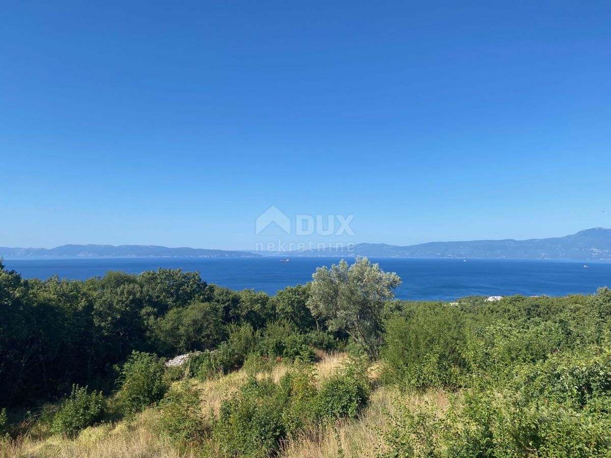 RIJEKA, KOSTRENA - terreno edificabile con vista mare 1.651 m2 per un edificio residenziale - appartamenti / appartamenti / casa familiare / villa! OPPORTUNITÀ!!!