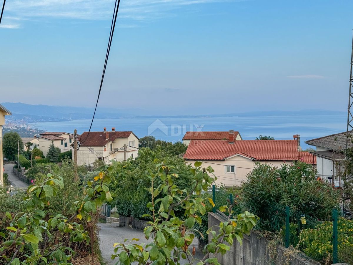 OPATIJA, POBRI - piano terra di 120 m2 per adattamento, vista mare e ampio giardino