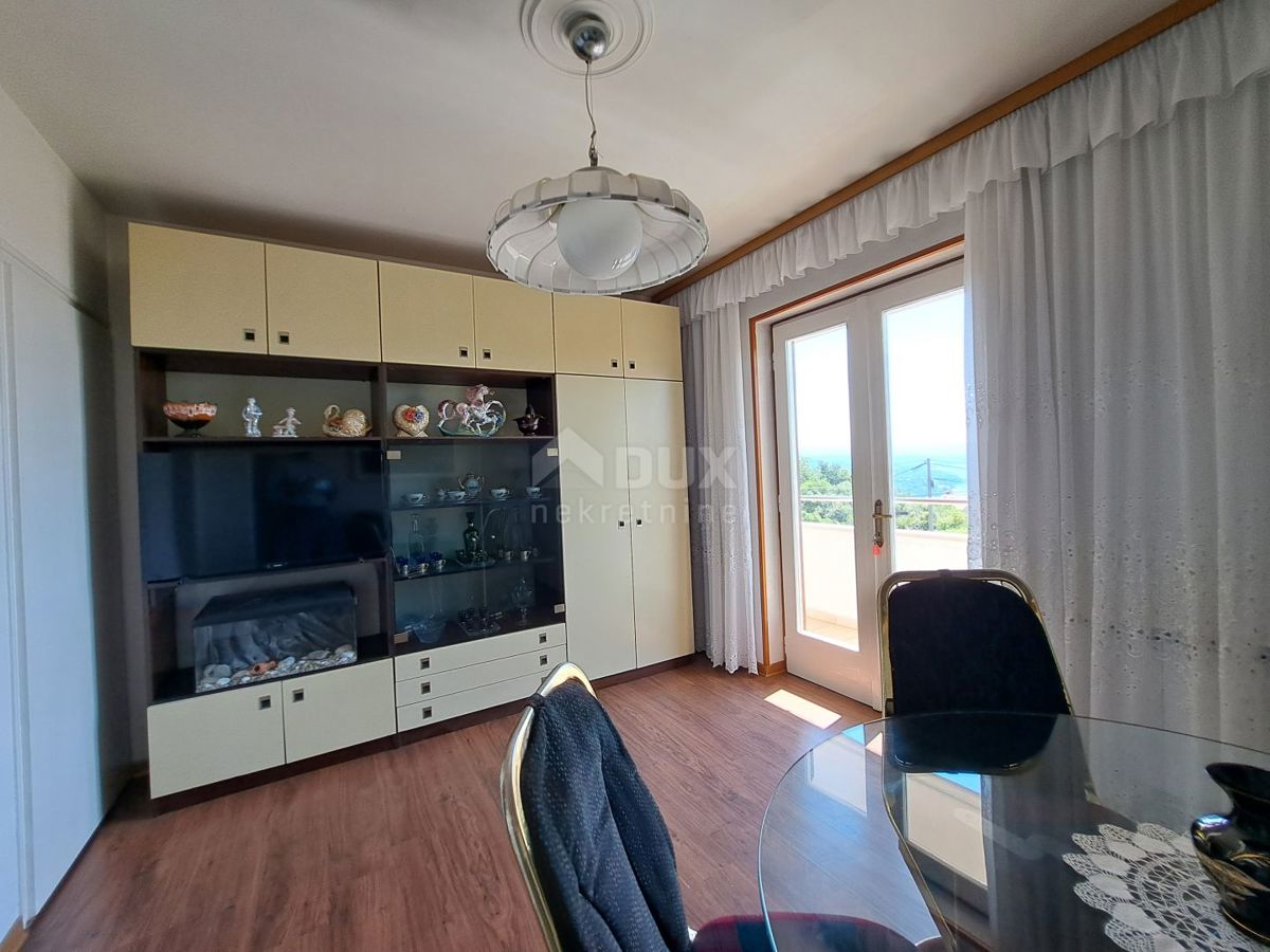 OPATIJA, POBRI - villa ben tenuta di 542m2 con un enorme potenziale con vista mare e giardino di 1200m2