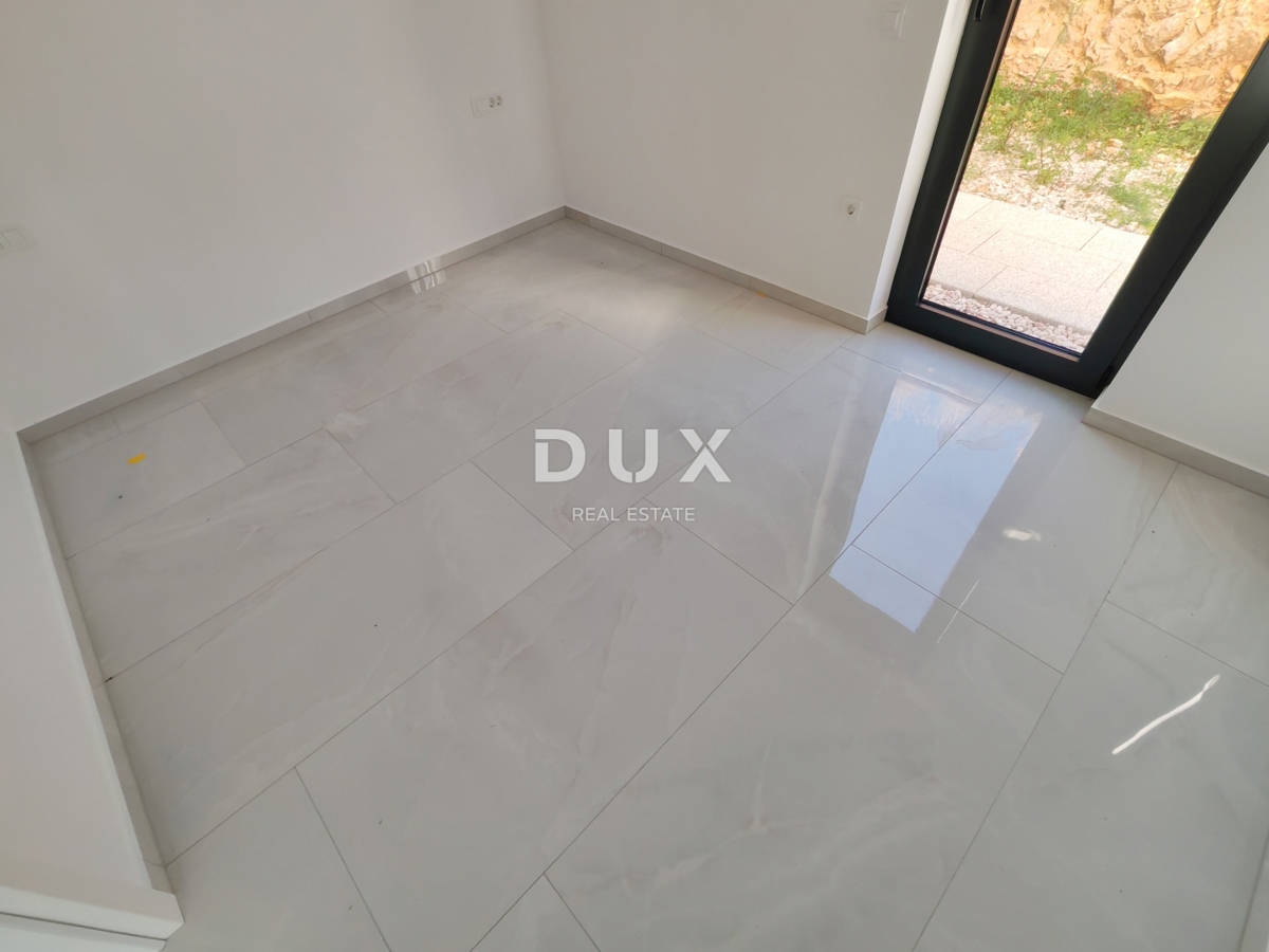 ZADAR, ROVANJSKA - La tua nuova casa in Dalmazia: un moderno appartamento al piano terra, vicino al mare e alle bellezze naturali! S1