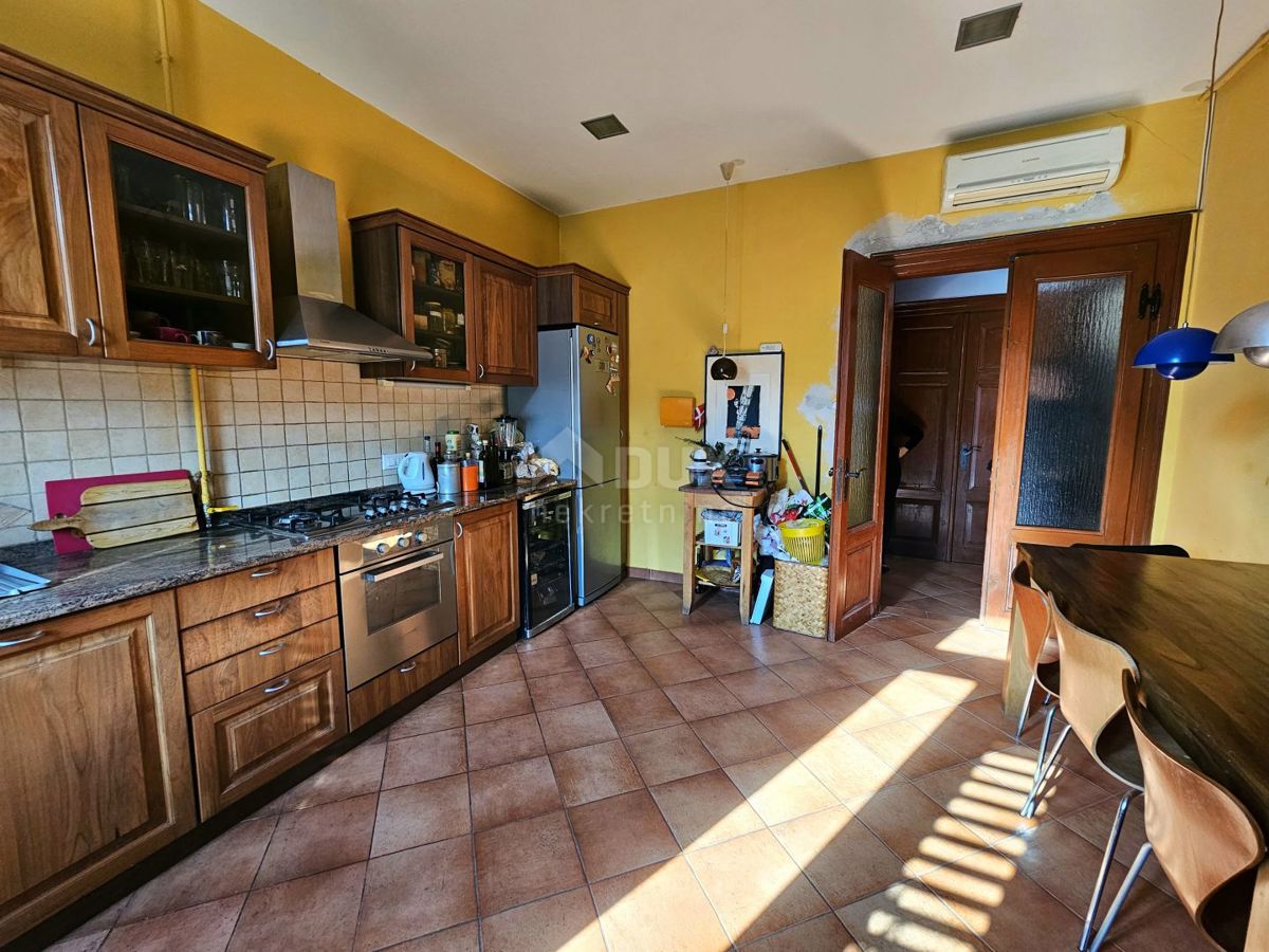 ISTRIA, POLA - Appartamento 2BR+DB al secondo piano