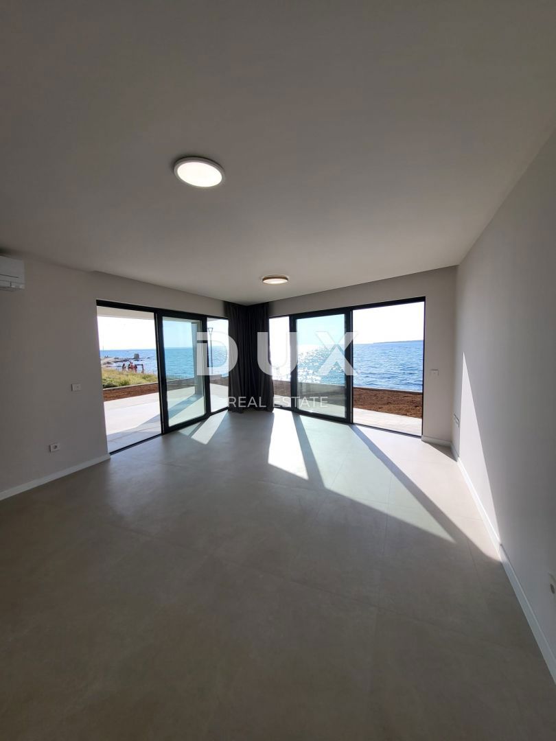 PRIVLAKA, ZADAR - S1 Nuova costruzione di lusso in prima fila al mare