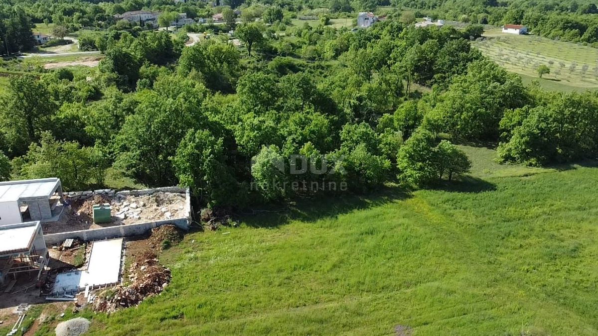 ISTRIA, SVETVINČENAT - Piano terra con vista sul verde! OPPORTUNITÀ!