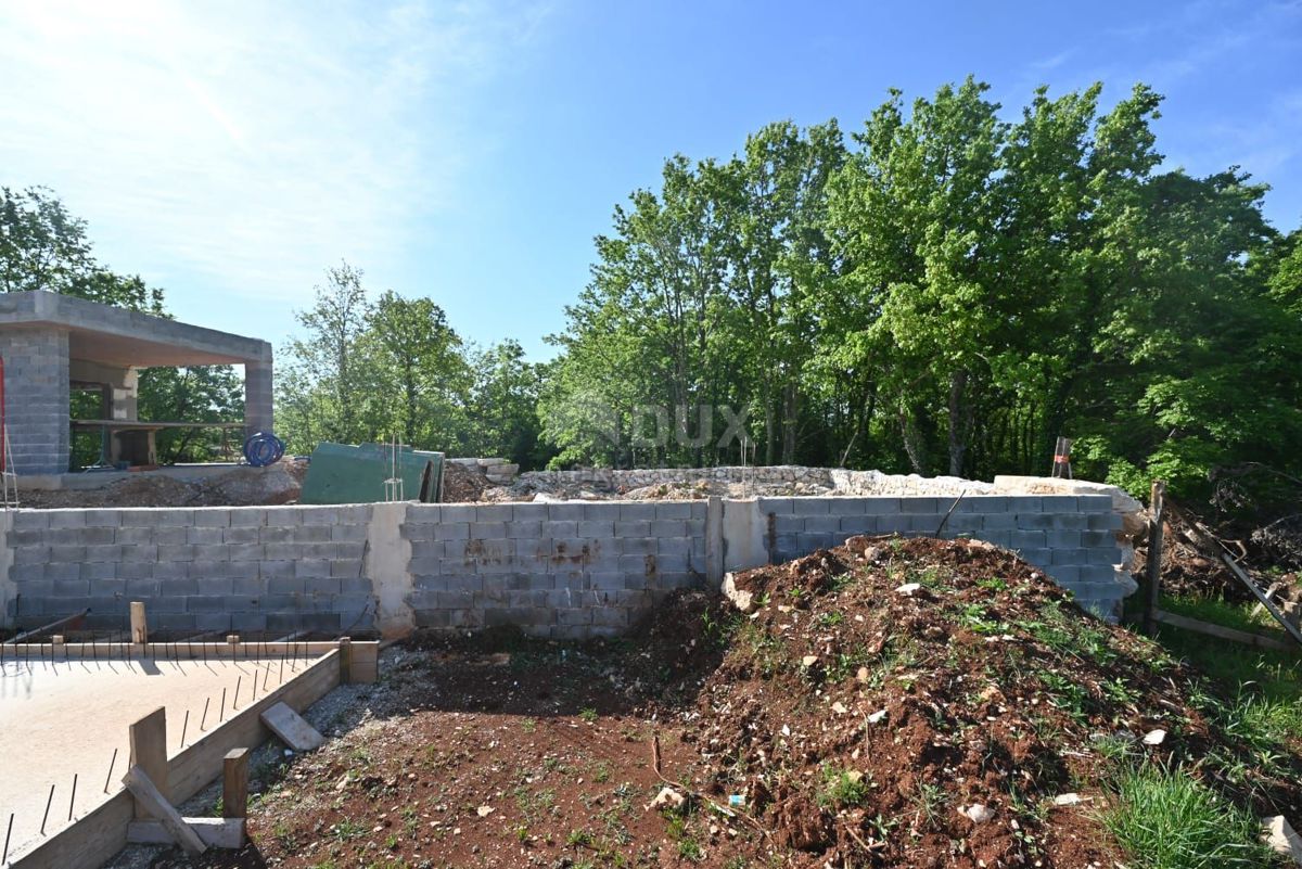 ISTRIA, SVETVINČENAT - Piano terra con vista sul verde! OPPORTUNITÀ!