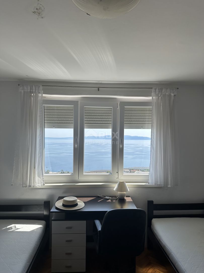 RIJEKA, TURNIĆ - Appartamento con ottima organizzazione e bellissima vista sul mare