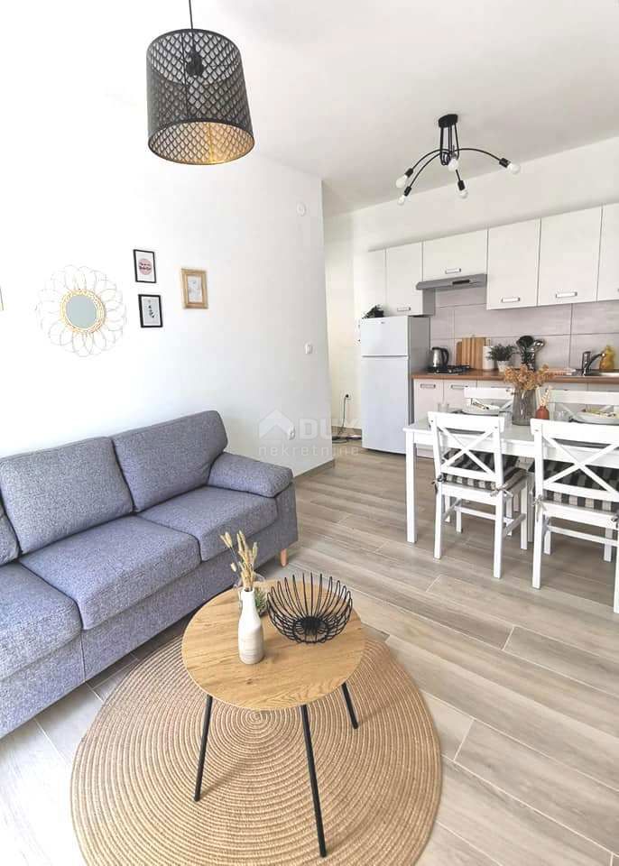 ISTRIA, POLA - Appartamento 2BR+DB con cortile e parcheggio - COMPLETAMENTE ADATTATO!!