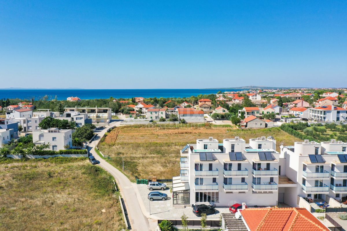 ZADAR, PRIVLAKA - La villa dei tuoi sogni: vista mare, jacuzzi sul tetto e solo 100 m dalla spiaggia! R4