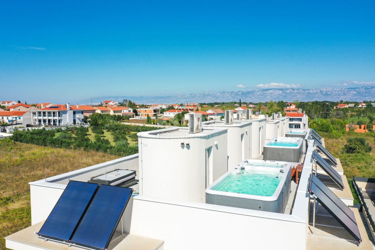 ZADAR, PRIVLAKA - La villa dei tuoi sogni: vista mare, jacuzzi sul tetto e solo 100 m dalla spiaggia! R4