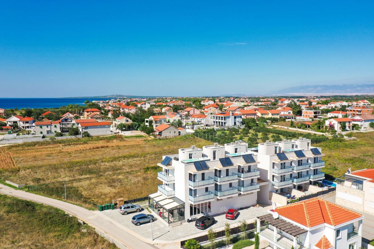 ZADAR, PRIVLAKA - La villa dei tuoi sogni: vista mare, jacuzzi sul tetto e solo 100 m dalla spiaggia! R4