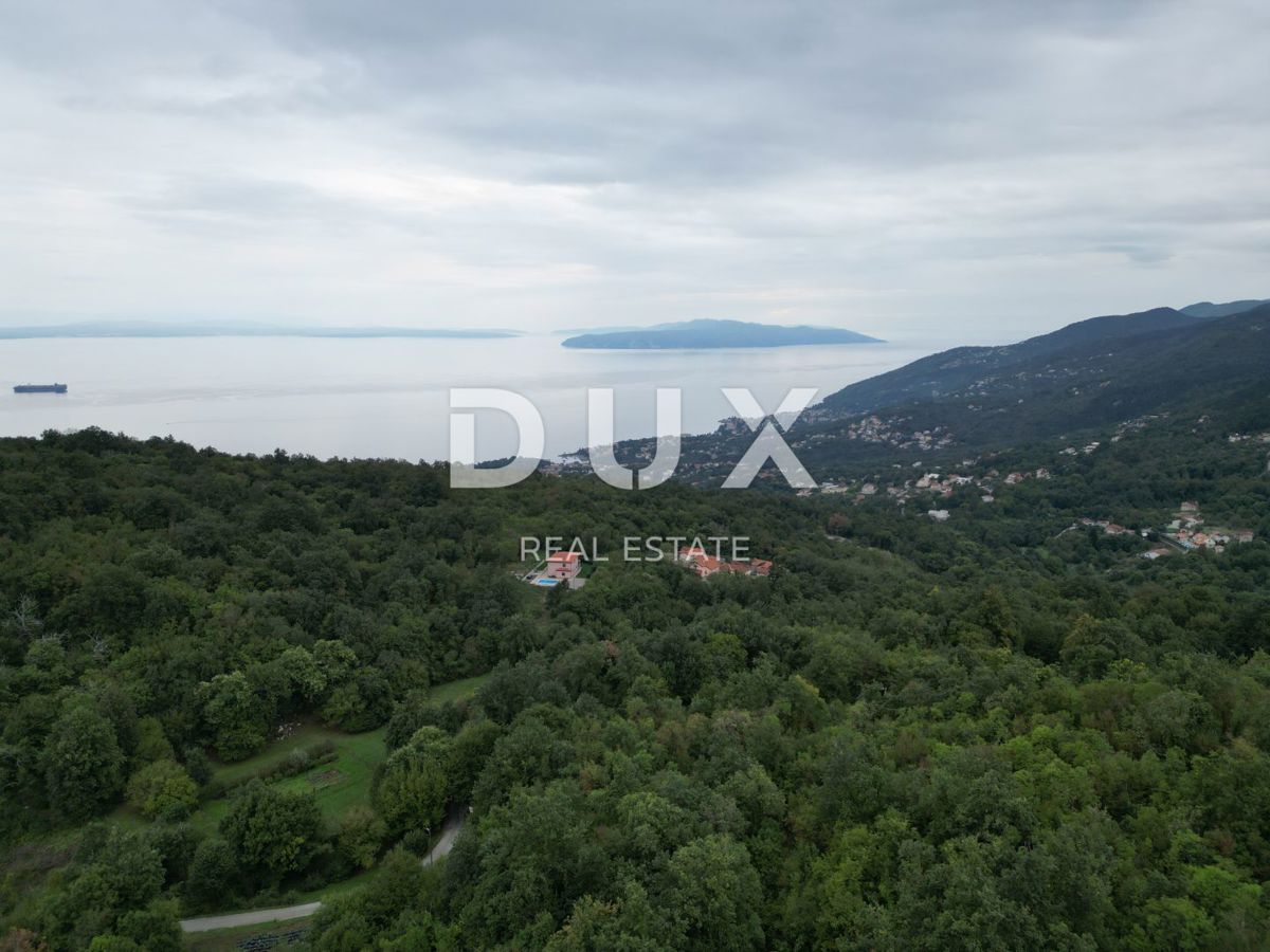 OPATIJA, VEPRINAC - terreno di 6700 m2 con bellissima vista sul mare per un rifugio di montagna, per scopi sportivo-ricreativi-turistici