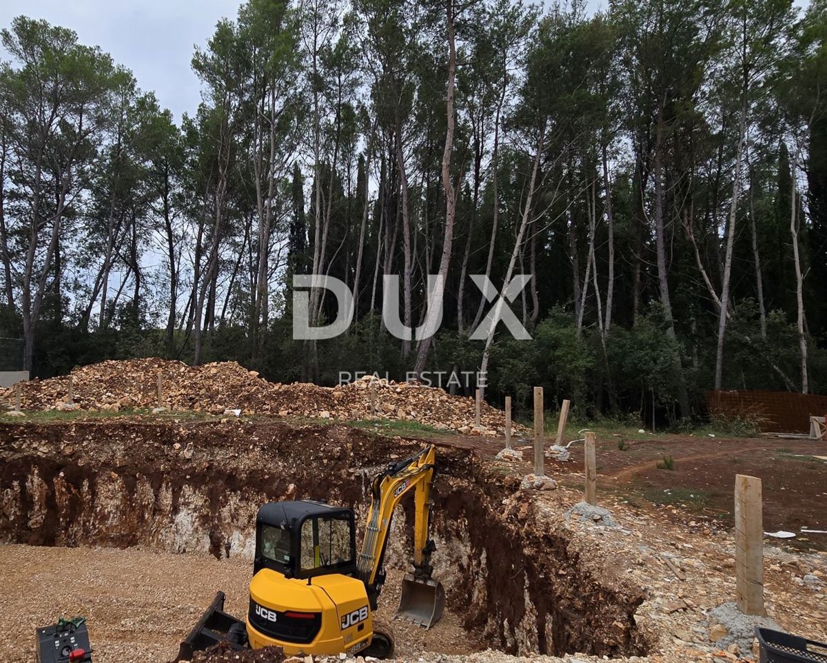 ISTRIA, ROVIGNO - Attico su due piani con terrazza sul tetto e vista sul mare