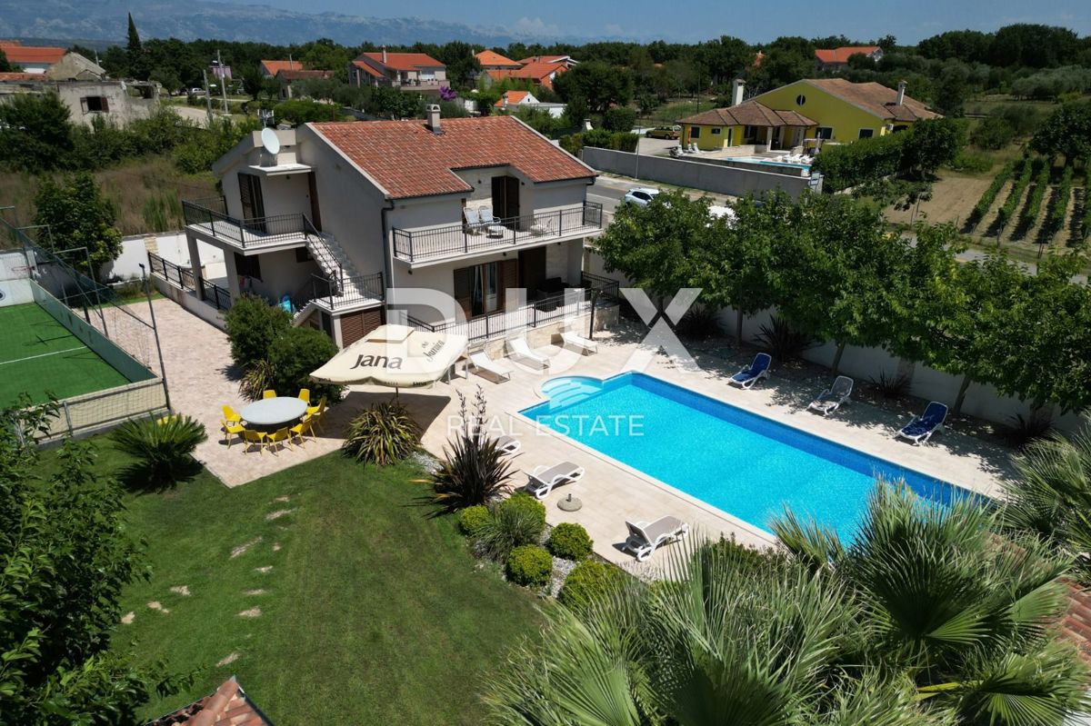 ZADAR, POLÍČNIK - Bellissima villa con piscina e parco giochi