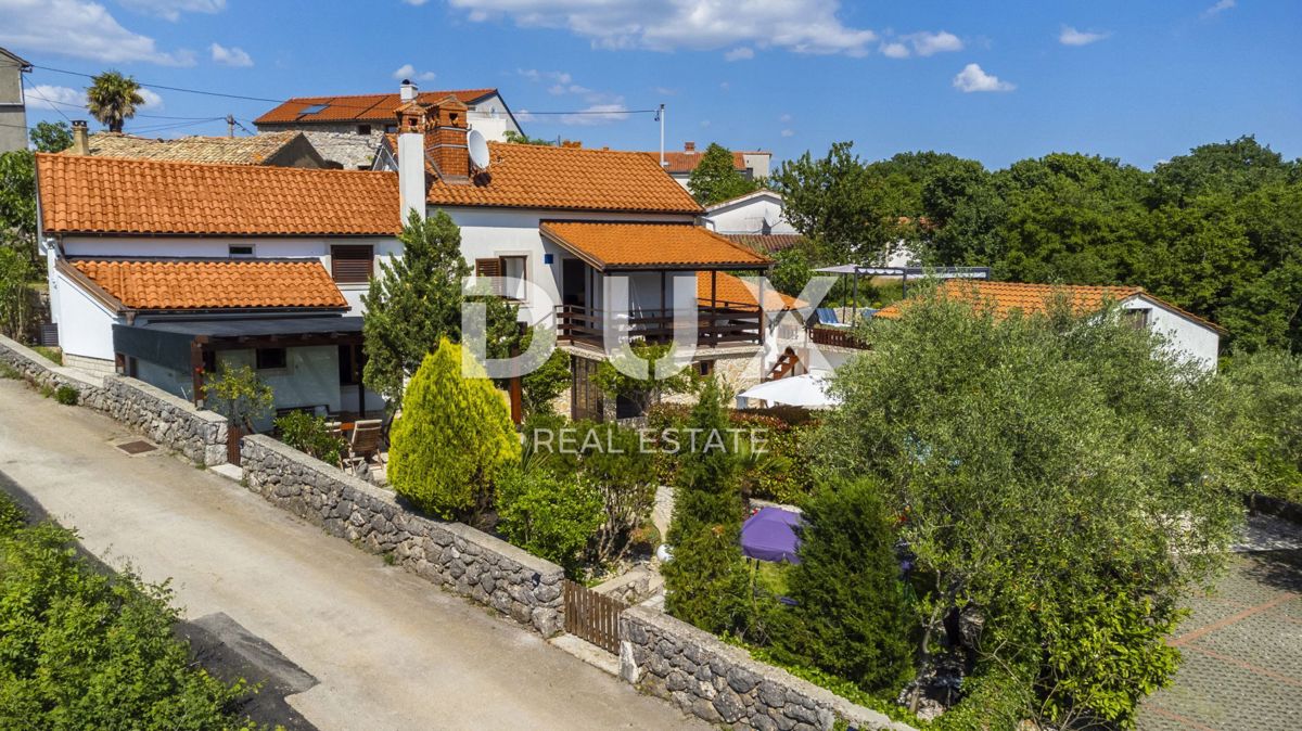 ISOLA DI KRK, VRBNIK (dintorni) - Casa con piscina e jacuzzi