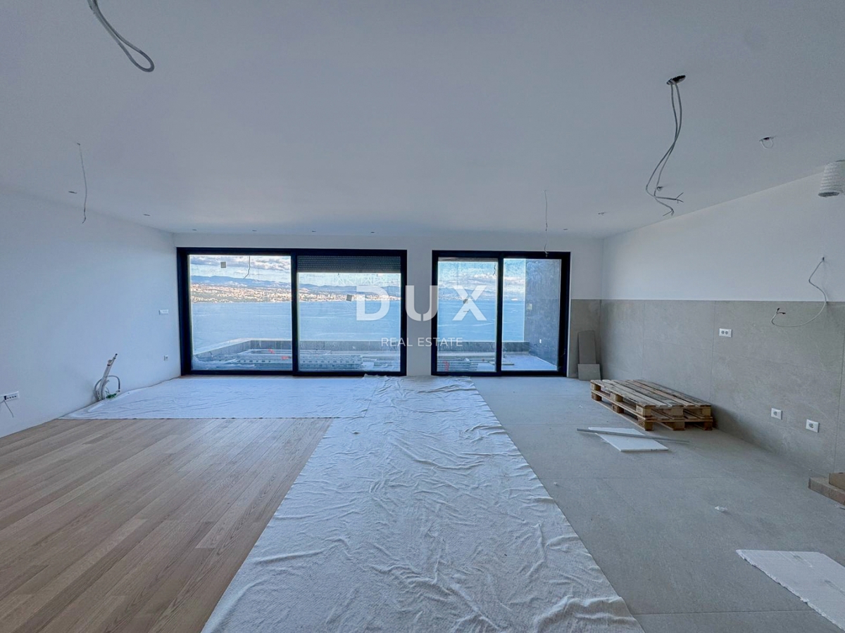 OPATIJA, CENTRO - fantastico attico con vista in un nuovo edificio sopra il centro di Opatija 