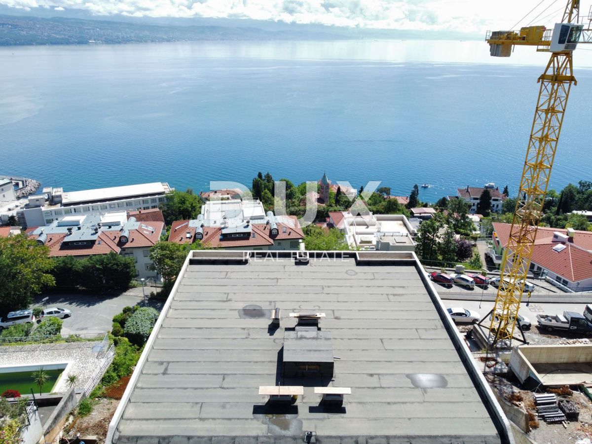 OPATIJA, CENTRO - fantastico appartamento con vista in un nuovo edificio sopra il centro di Opatija 