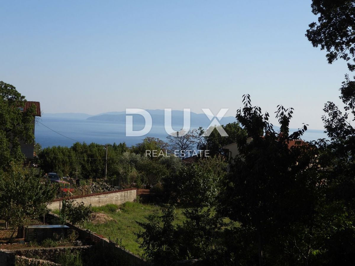 OPATIJA, POBRI - terreno edificabile 1063m2 CON PERMESSO DI COSTRUZIONE!!! con vista mare per appartamenti/villa familiare/casa in affitto - vacanze con piscina