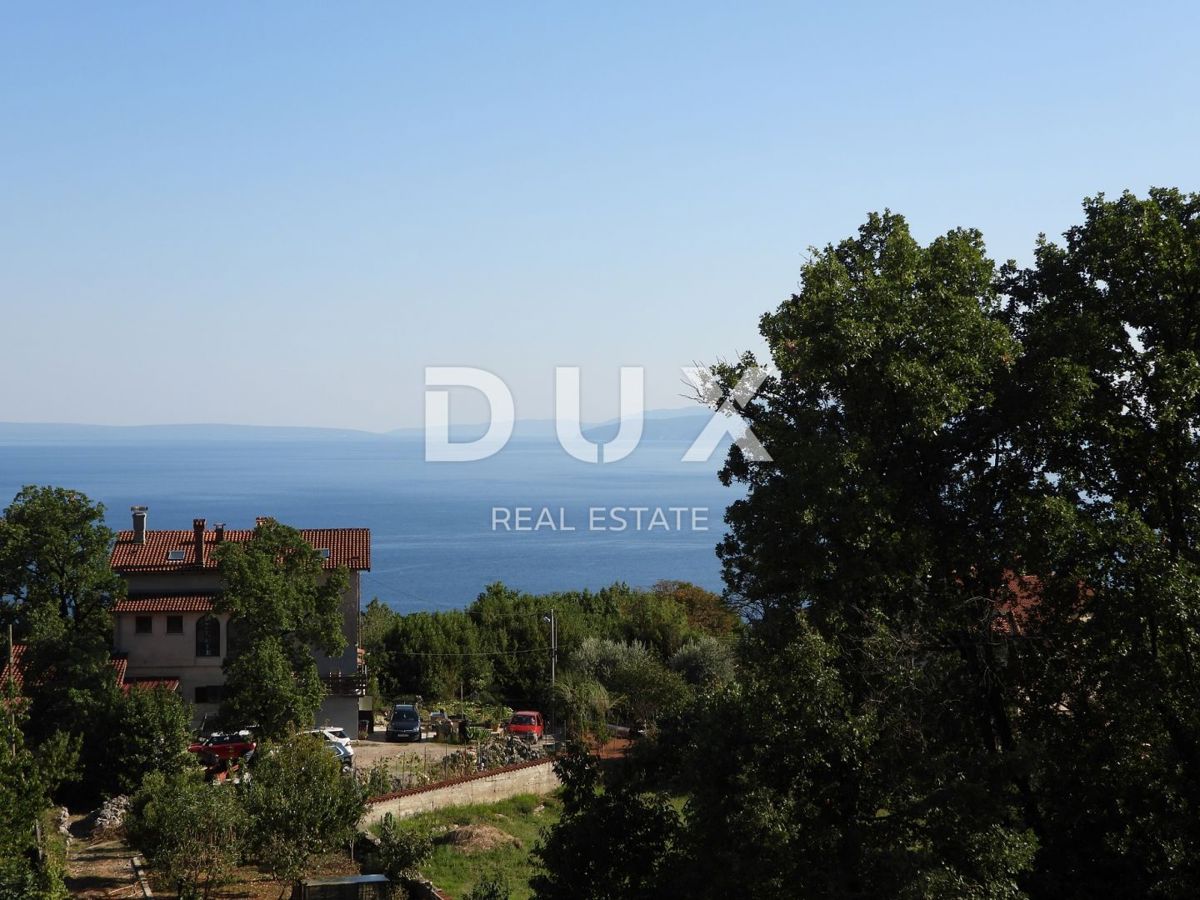 OPATIJA, POBRI - terreno edificabile 1063m2 CON PERMESSO DI COSTRUZIONE!!! con vista mare per appartamenti/villa familiare/casa in affitto - vacanze con piscina