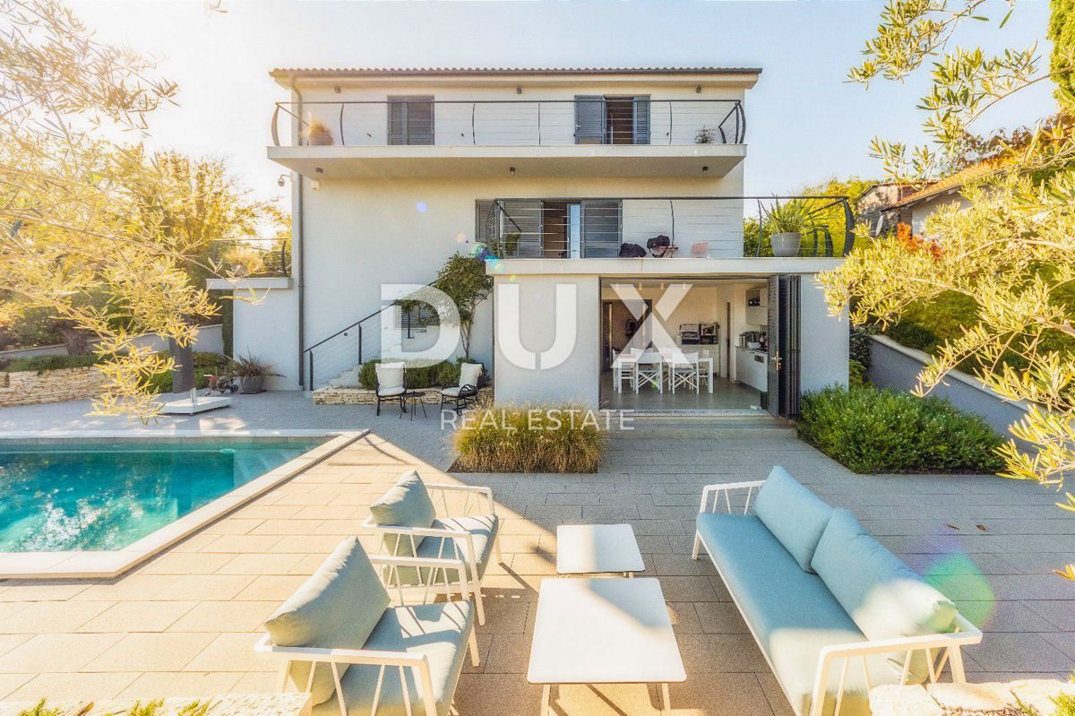 ISOLA DI KRK, DOBRINJ - Bella casa con piscina e vista sul mare