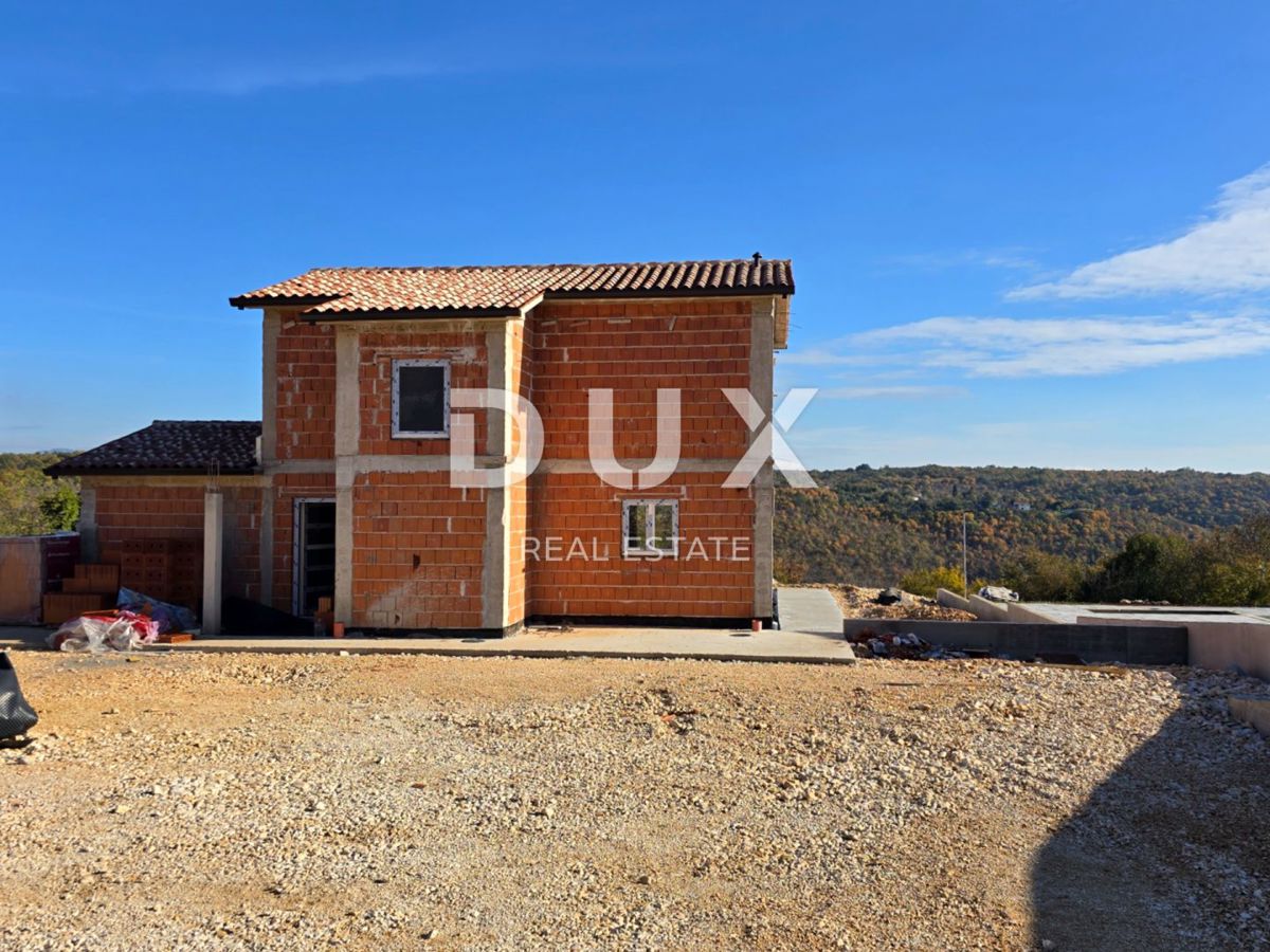 ISTRIA, LABIN - Casa con piscina e vista panoramica