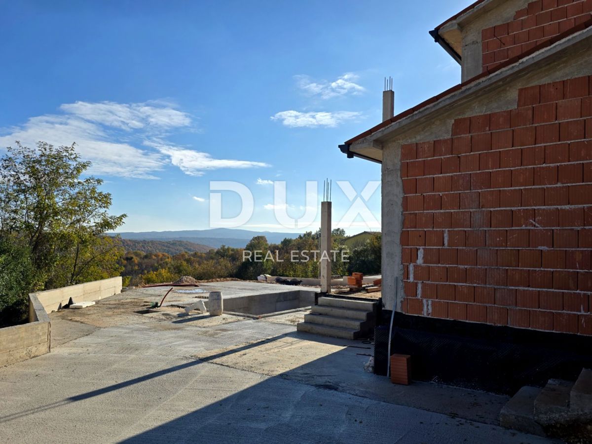 ISTRIA, LABIN - Casa con piscina e vista panoramica