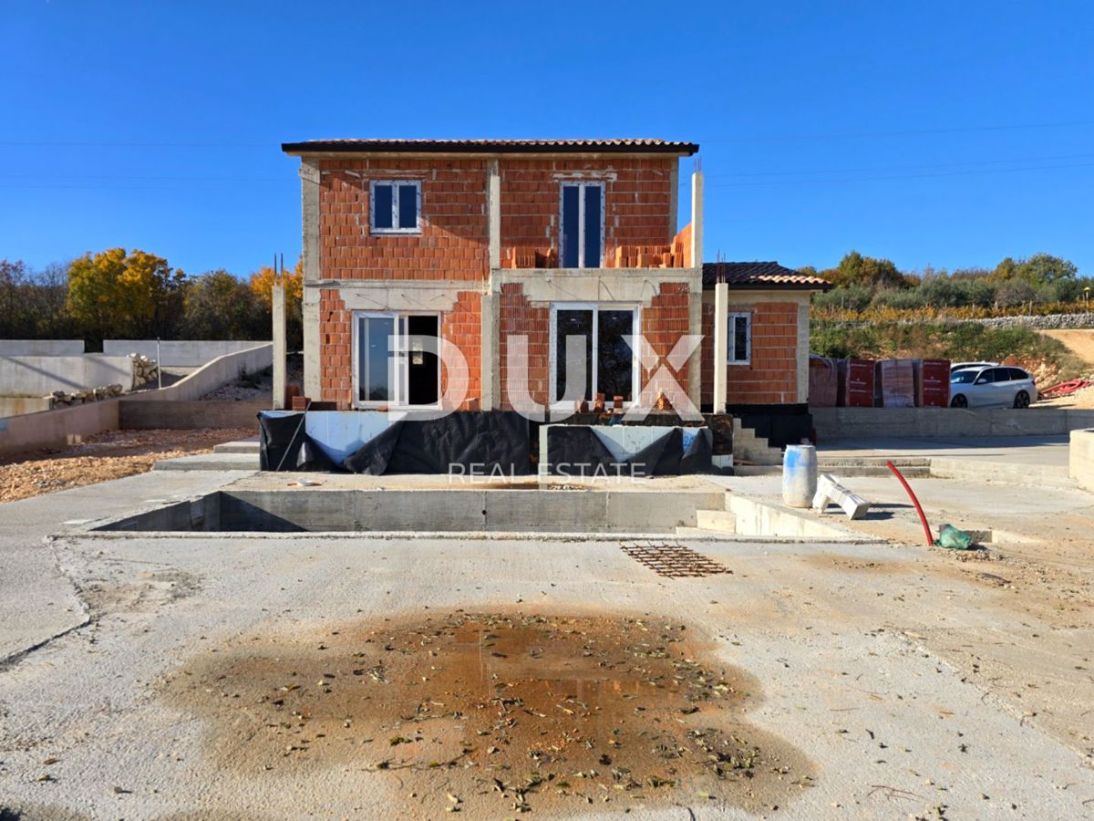 ISTRIA, LABIN - Casa con piscina e vista panoramica