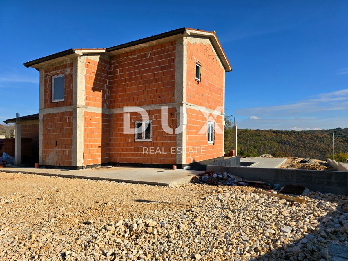 ISTRIA, LABIN - Casa con piscina e vista panoramica