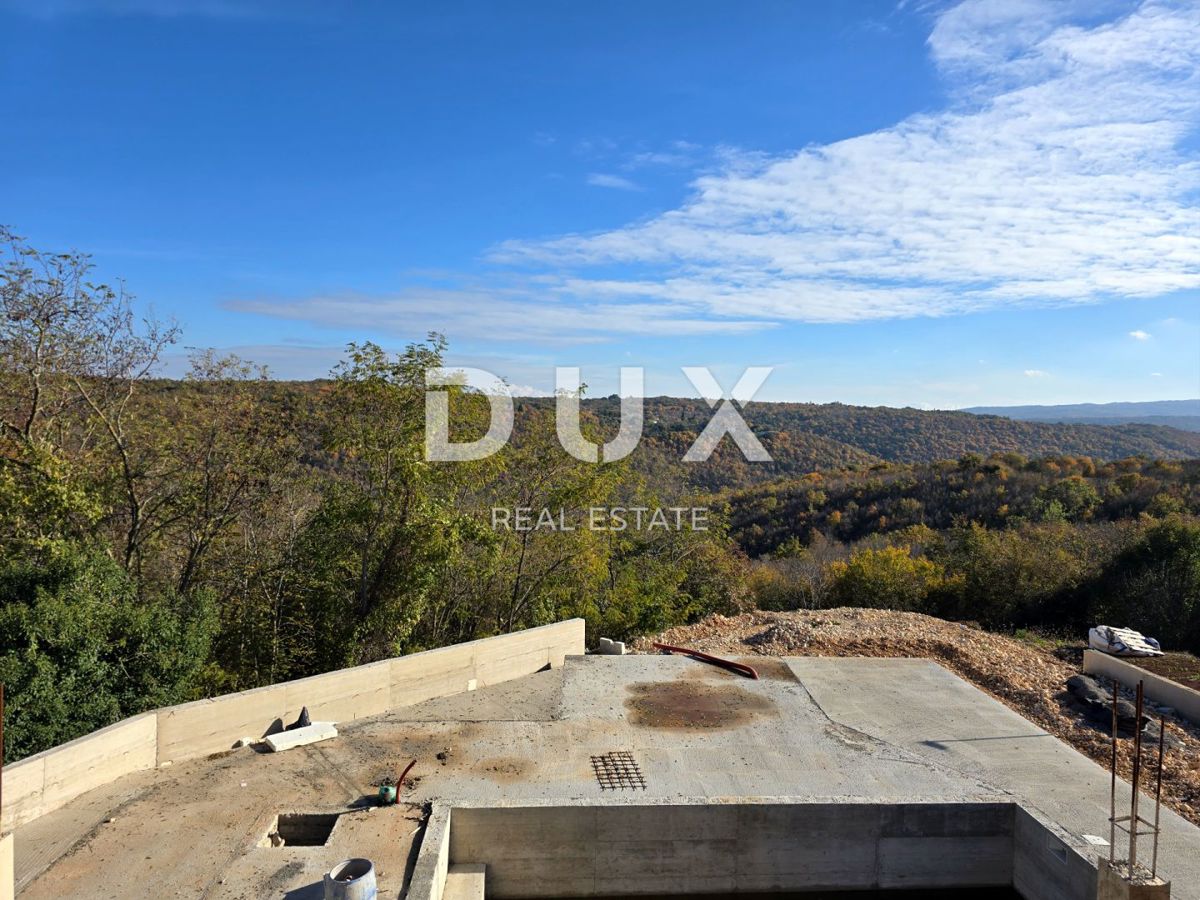 ISTRIA, LABIN - Casa con piscina e vista panoramica