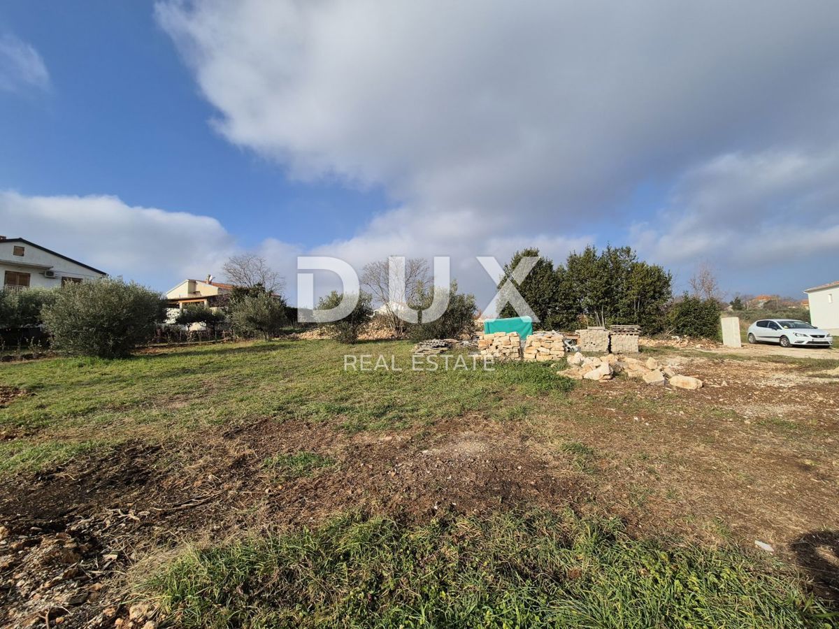 ISTRIA, KAŠTELIR - Terreno edificabile con progettazione concettuale e vista mare