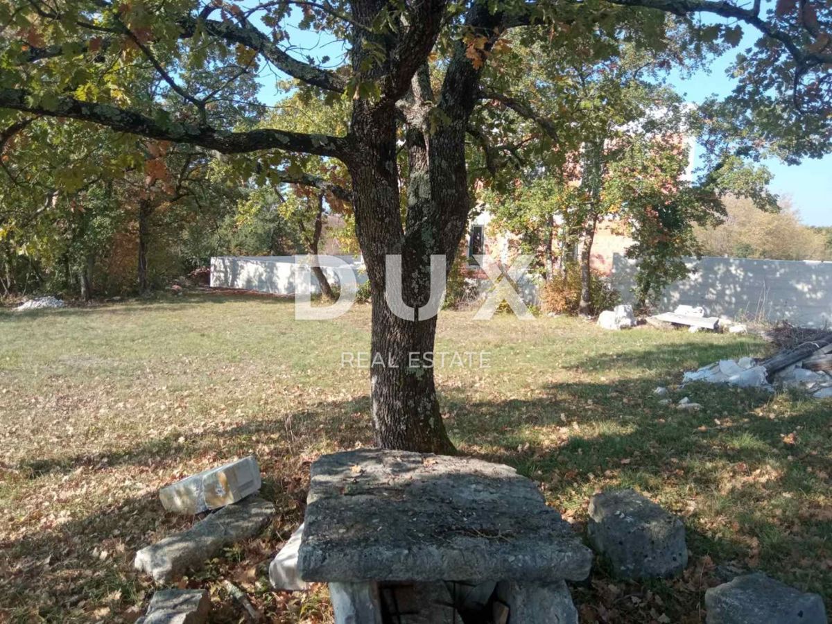 ISTRIA, PARENZO - Terreno edificabile con vista mare 