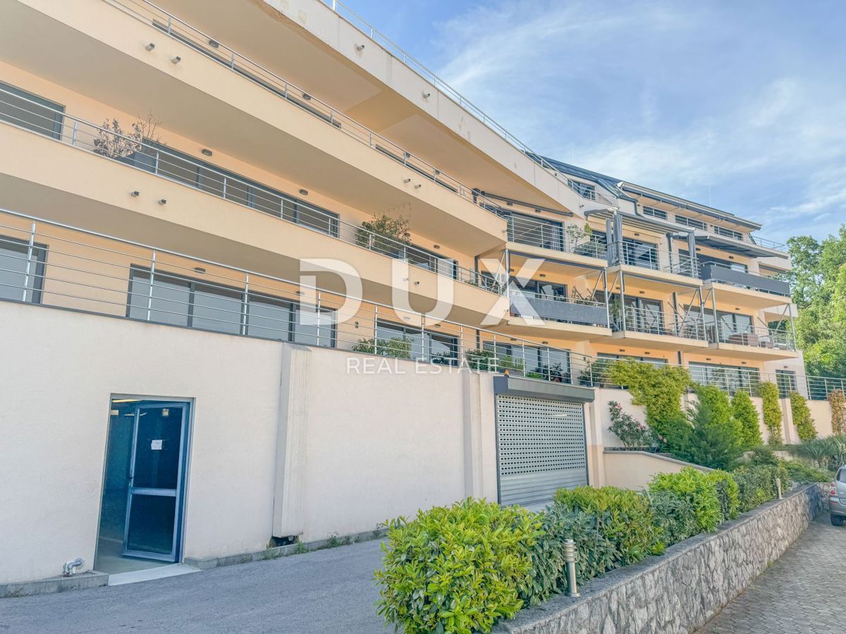 OPATIJA, CENTRO - appartamento di alta qualità in un nuovo edificio con mobili, vista panoramica, garage, ascensore, piscina