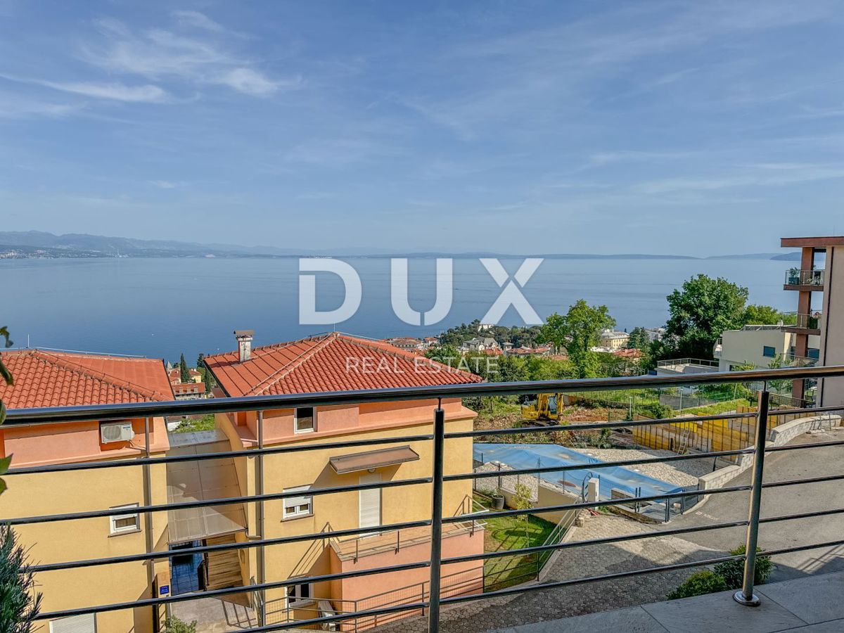 OPATIJA, CENTRO - appartamento di alta qualità in un nuovo edificio con mobili, vista panoramica, garage, ascensore, piscina