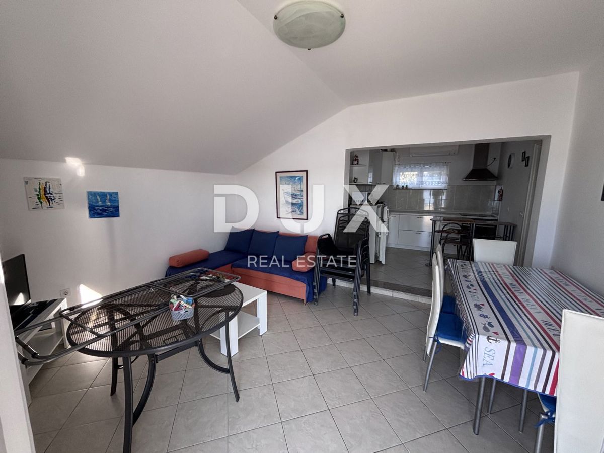 BIOGRAD, SVETI PETAR - Una meravigliosa casa per le vacanze, 1a fila al mare