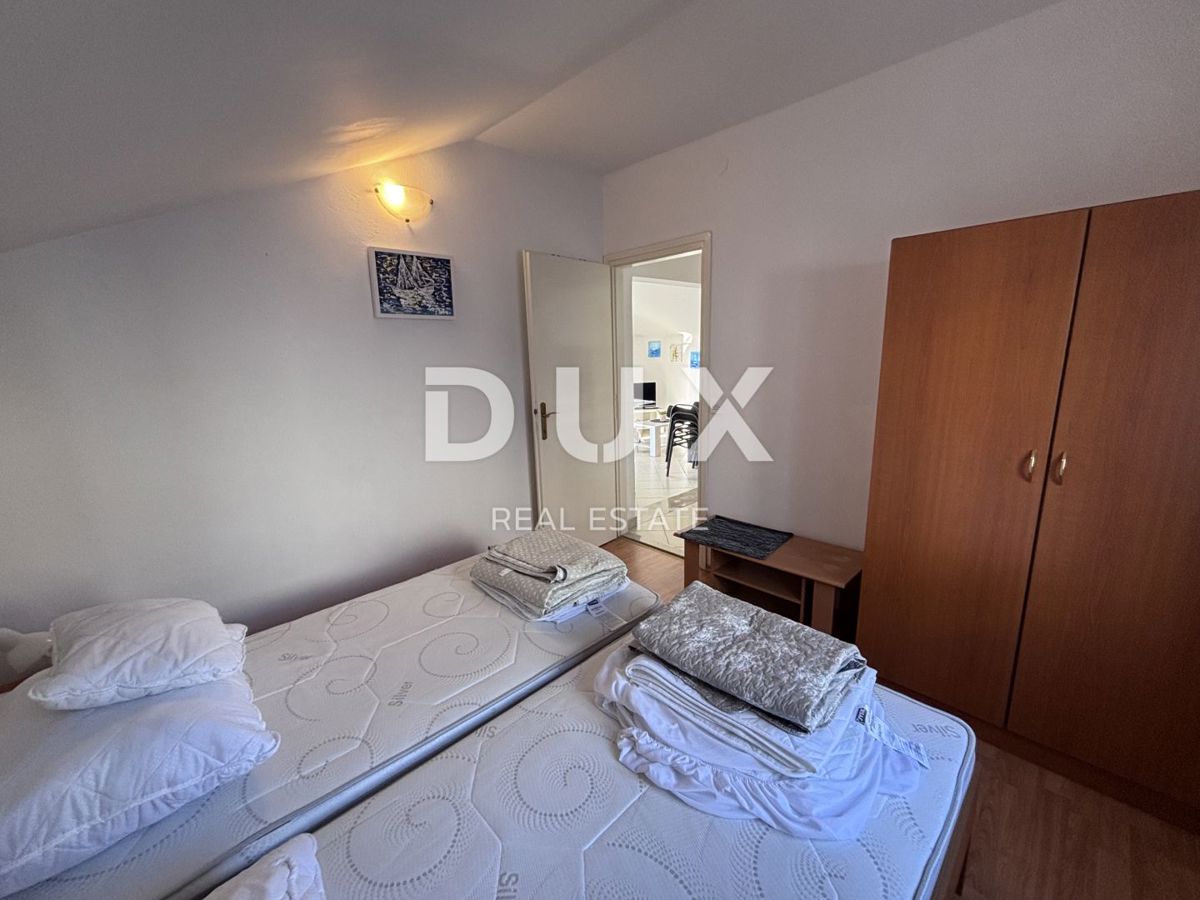 BIOGRAD, SVETI PETAR - Una meravigliosa casa per le vacanze, 1a fila al mare