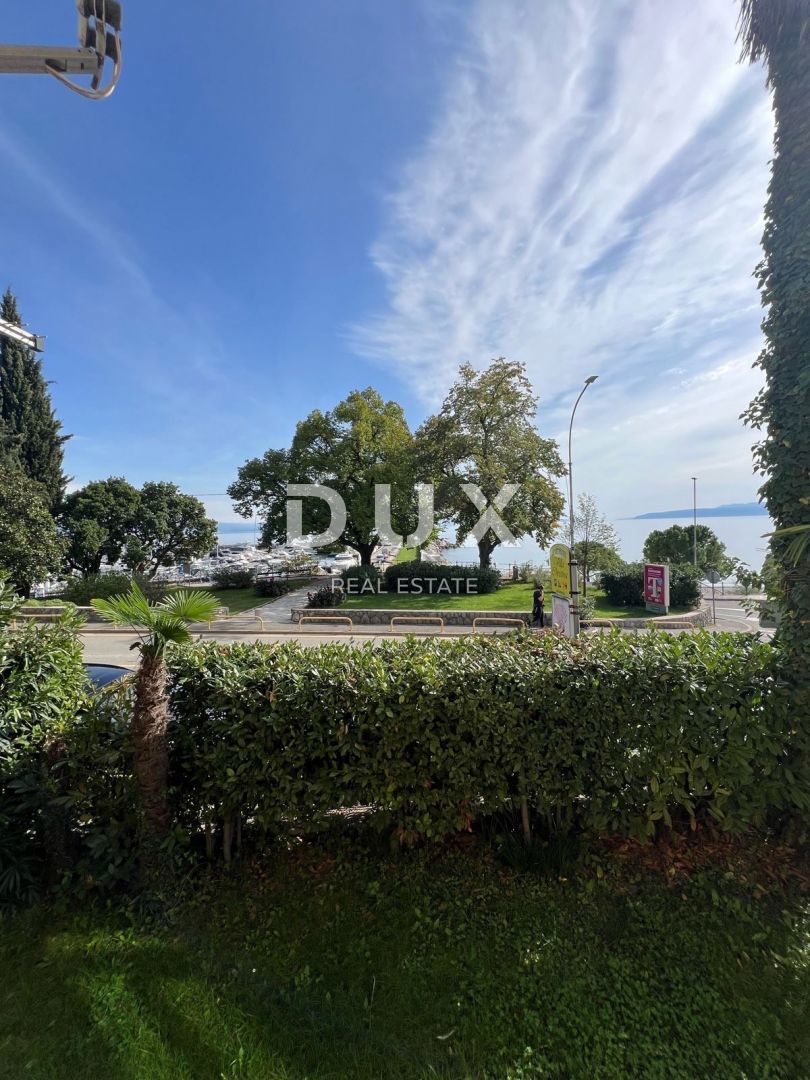 OPATIJA, IČIĆI - appartamento con giardino, prima fila al mare