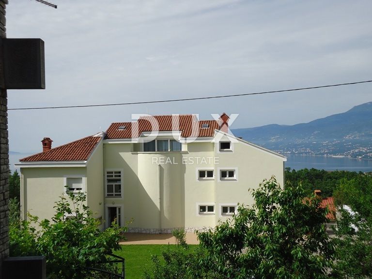 RIJEKA, MARTINKOVAC - Villa con piscina