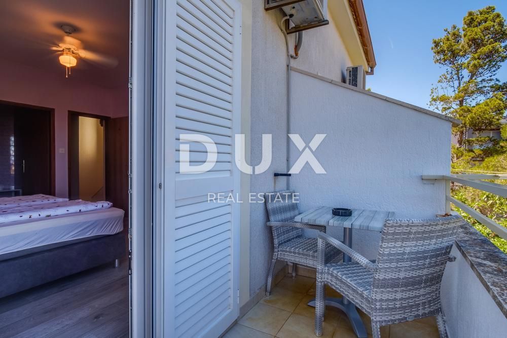 MALI LOŠINJ, CENTRO – Villa a Mali Lošinj, a 200 m dal mare – Vista perfetta e attività commerciale avviata