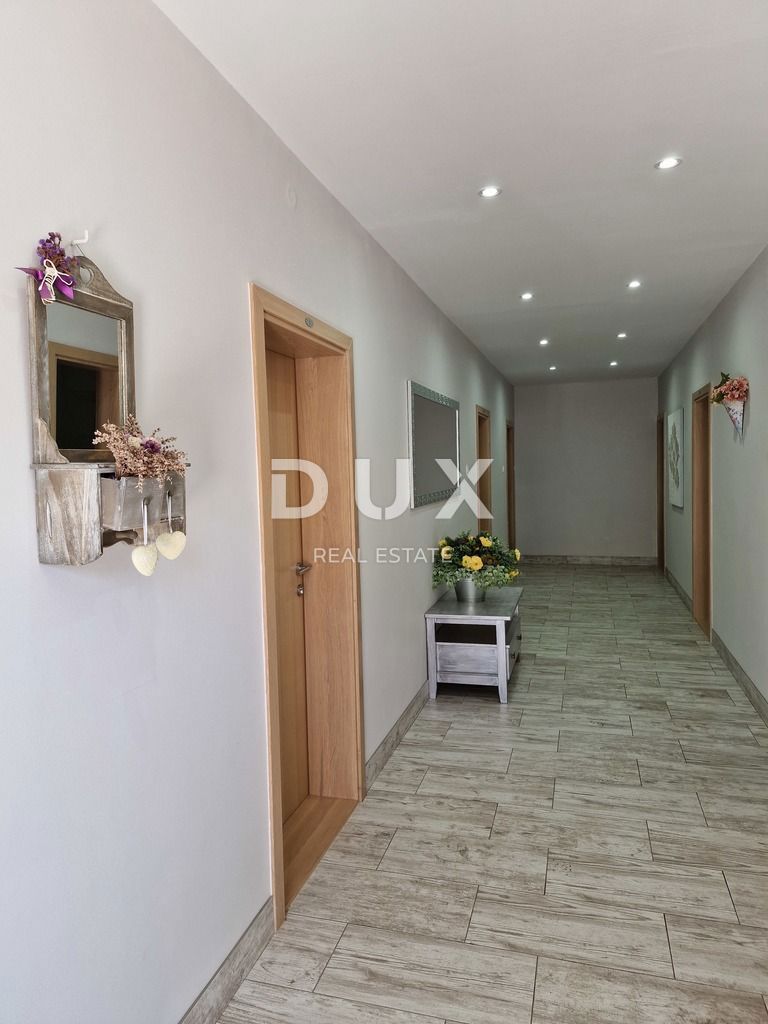 MALI LOŠINJ, CENTRO – Villa a Mali Lošinj, a 200 m dal mare – Vista perfetta e attività commerciale avviata
