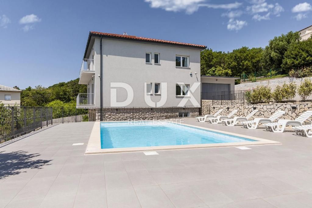 NOVI VINODOLSKI (dintorni) - villa a 50m dal mare con piscina e garage