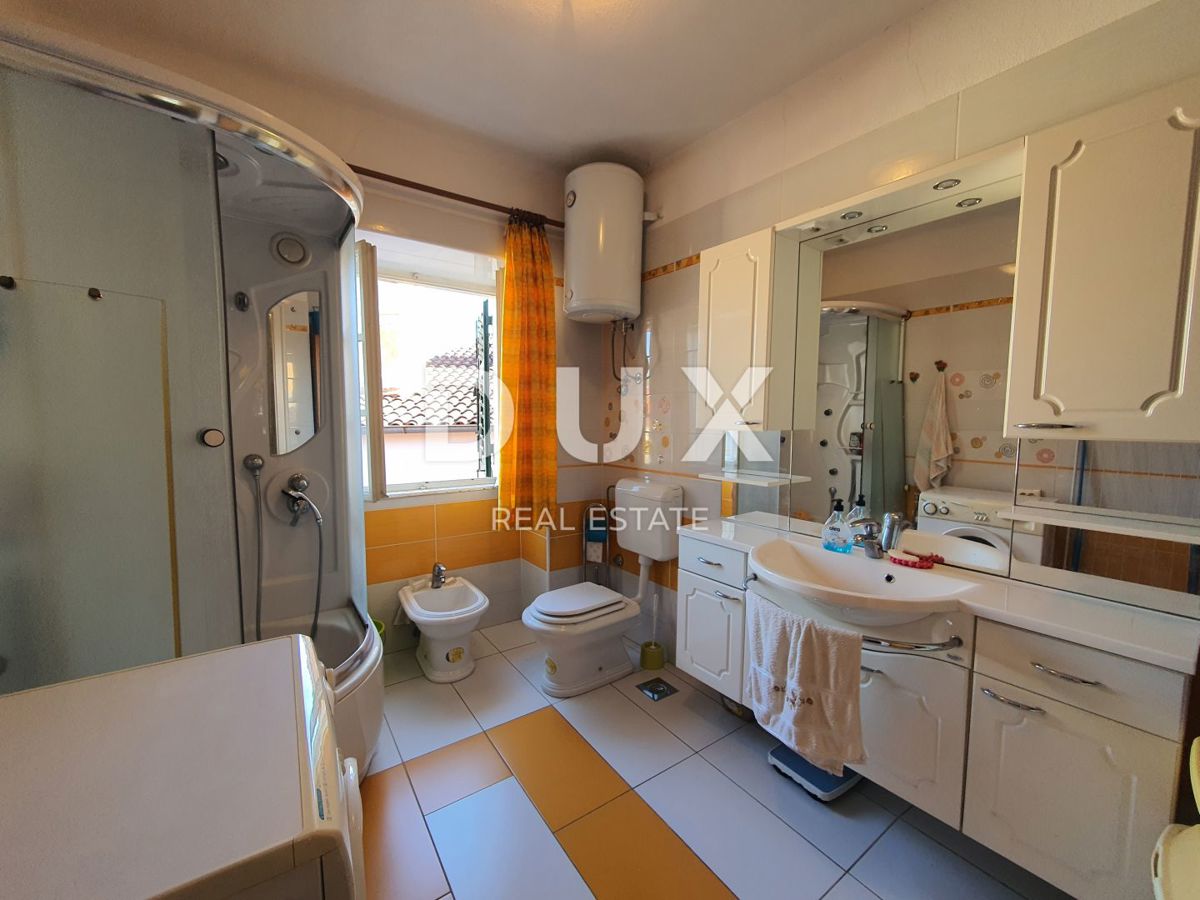 OPATIJA, VOLOSKO - romantico appartamento retrò in una casa al mare mantenuta, centro di Volosko, RARAMENTE IN OFFERTA!