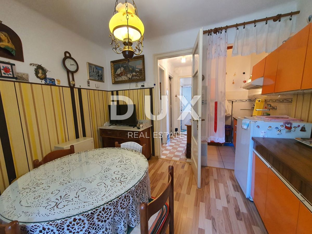 OPATIJA, VOLOSKO - romantico appartamento retrò in una casa al mare mantenuta, centro di Volosko, RARAMENTE IN OFFERTA!