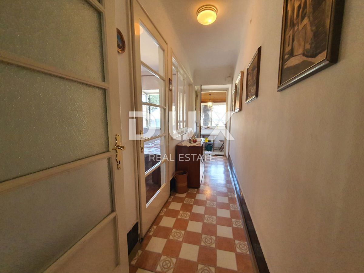 OPATIJA, VOLOSKO - romantico appartamento retrò in una casa al mare mantenuta, centro di Volosko, RARAMENTE IN OFFERTA!