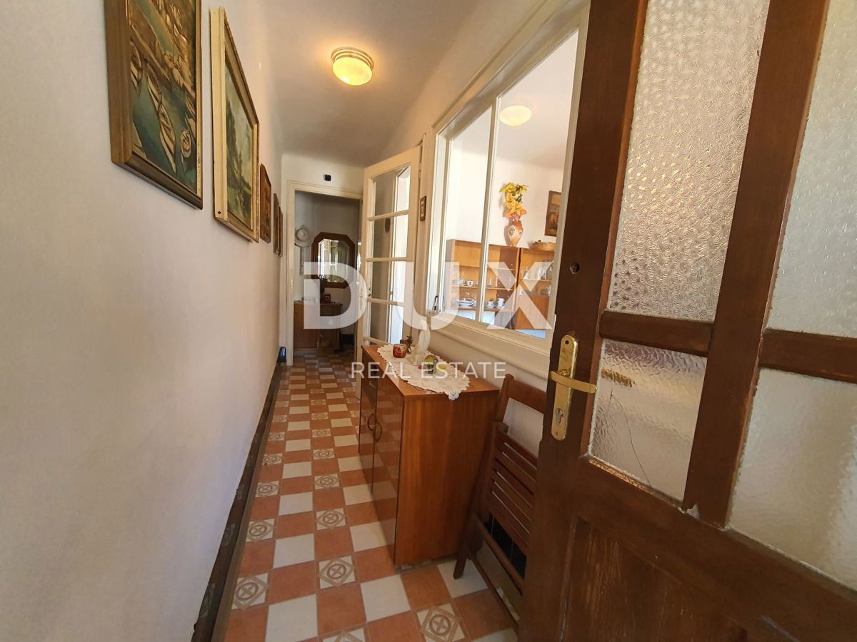 OPATIJA, VOLOSKO - romantico appartamento retrò in una casa al mare mantenuta, centro di Volosko, RARAMENTE IN OFFERTA!