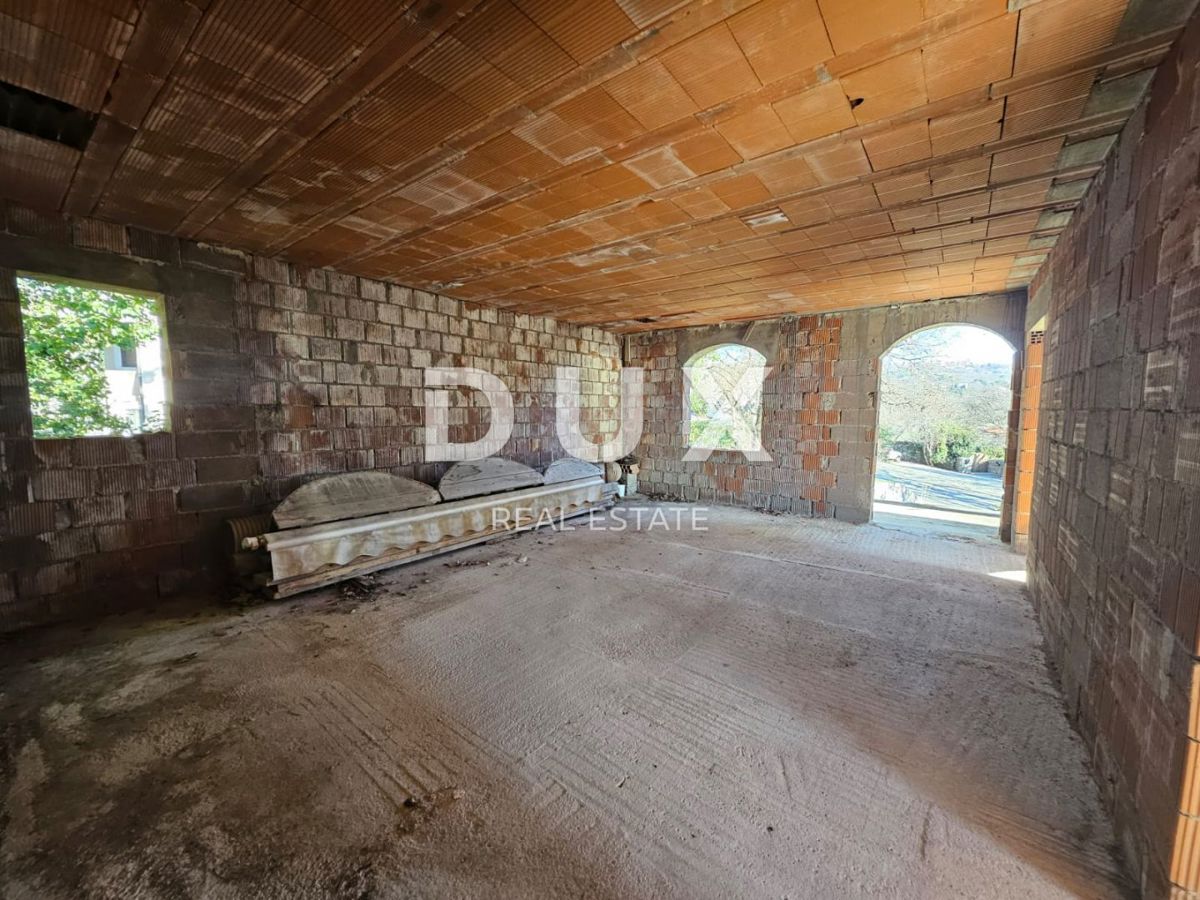 OPATIJA, VOLOSKO - casa indipendente con grande potenziale vicino al mare e ad Opatija