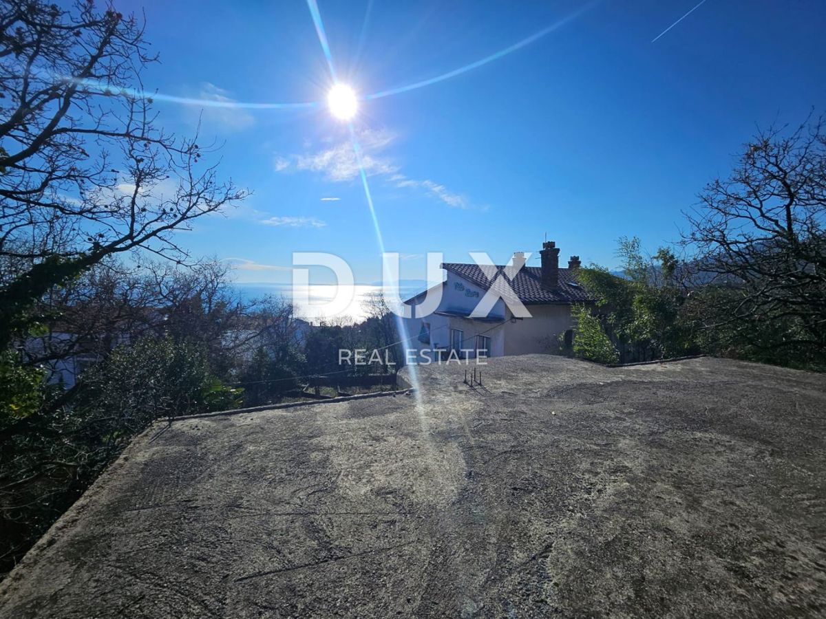 OPATIJA, VOLOSKO - casa indipendente con grande potenziale vicino al mare e ad Opatija