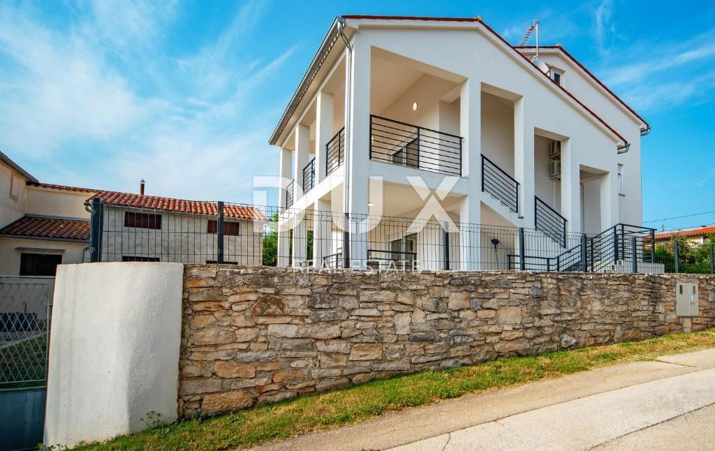 ISTRIA, LIŽNJAN - Casa con appartamenti in posizione tranquilla e attraente