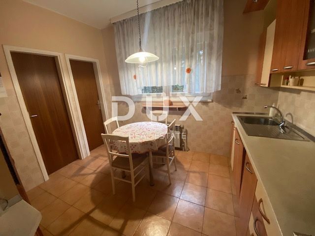 ABBAZIA - casa indipendente, 350 m2, vista, giardino, piscina!!!