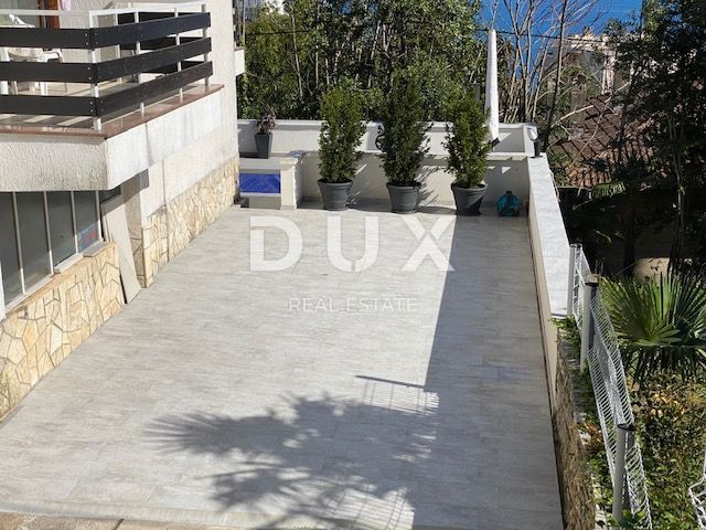ABBAZIA - casa indipendente, 350 m2, vista, giardino, piscina!!!