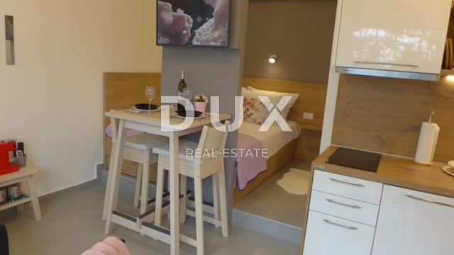 ABBAZIA - casa indipendente, 350 m2, vista, giardino, piscina!!!