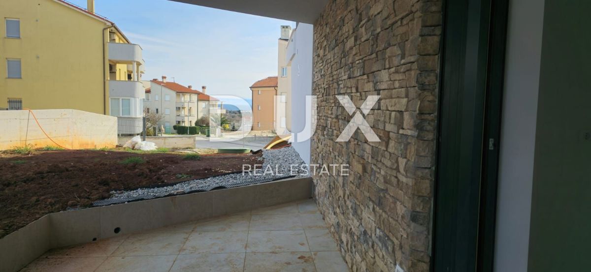 ISTRIA, LIŽNJAN - Esclusivo nuovo edificio al piano terra con giardino e piscina